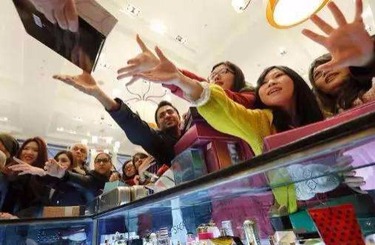 中国女人挨操的黄色网站中国人依然爱赴日旅游 消费已由爆买转向网购